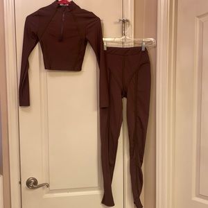 Sorella Brown Spandex Active Wear 2piece size xs.